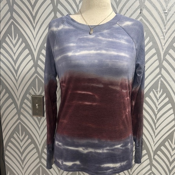 Halcyon Tops - Blue T shirt with Long Sleeves and Artistic Style